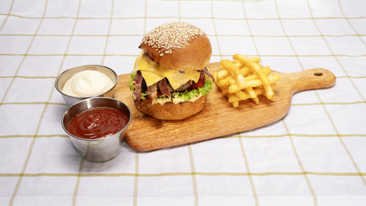 Burger Angus farci au fromage mozzarilla et au bacon