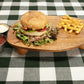 Burger végétarien avec sauce fumée au cheddar