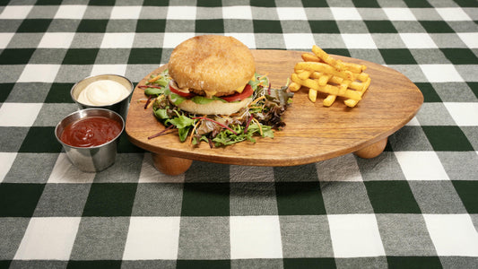 Burger végétarien avec sauce fumée au cheddar