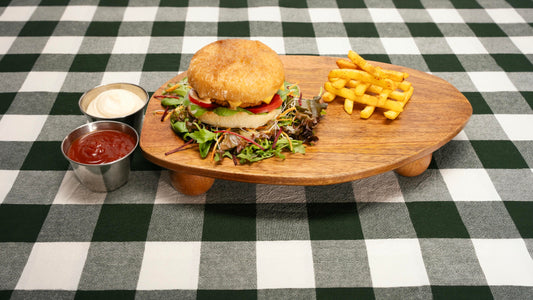 Burger végétarien avec sauce fumée au cheddar